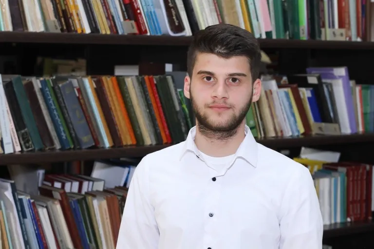 “ქართული უნივერსიტეტის სტიპენდიანტები”